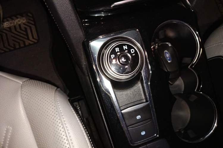 Used Ford Escape 2020 EcoBoost 245 Four-Wheel Drive Luxury Edition