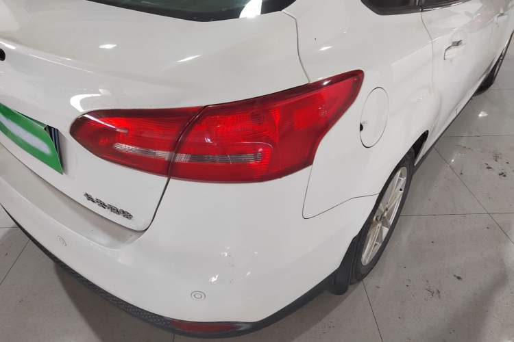 Used Ford Focus 2017 Sedan 1.6L Manual Fashion Edition Smart Drive Version