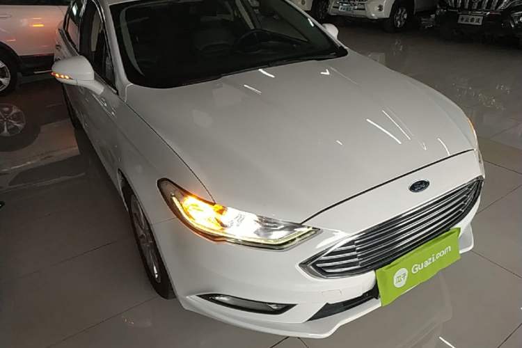Used Ford Mondeo 2017 EcoBoost 180 Stylish Model Front Right 45 Deg