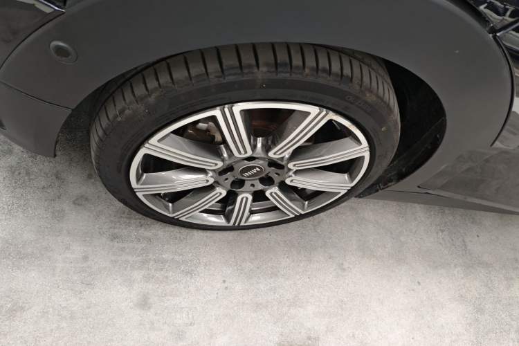 Used MINI Clubman 2022 1.5T COOPER Connoisseur Left Front Wheel Hub