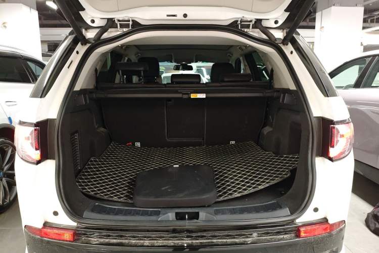 Used Land Rover Discovery Sport 2019 240 PS SE Dynamic Version China VI Standard