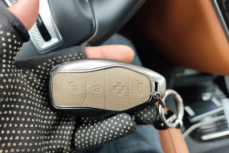 Used Hongqi HQ9 PHEV 2024 2.0T Four-Wheel Drive Business Edition
