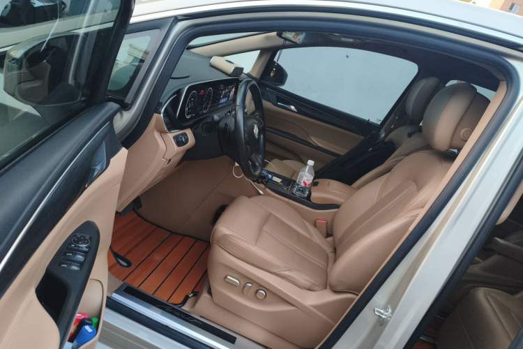 Used Buick GL8 2021 ES Landtrek 653T Smart Luxury Model Driver Seat