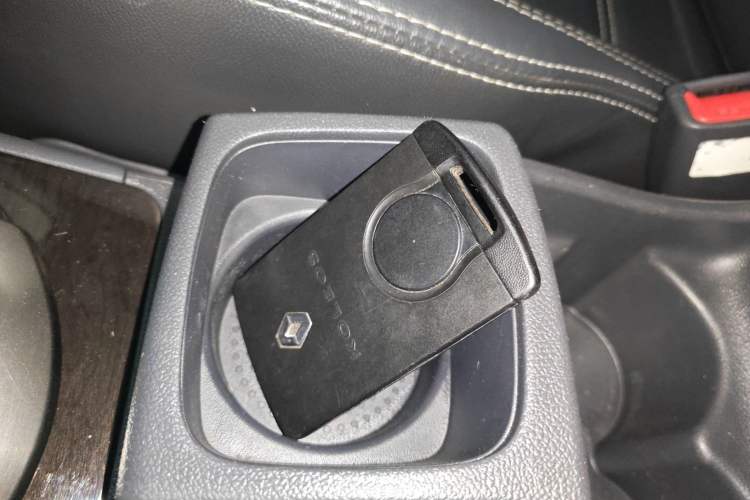 Used Renault Koleos 2014 2.5L 4x4 Comfort Edition
