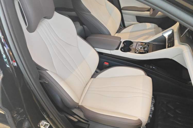 Used BYD Song PLUS New Energy 2025 DM-i Intelligent Driving 112KM Prestige Model Right Front Seat