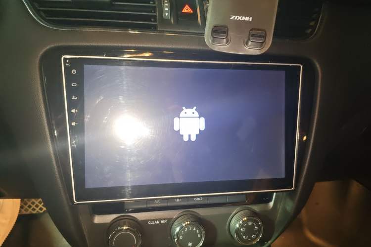 Used Skoda Octavia 2016 1.6L Automatic Smart Drive Edition Audio And AC Panel