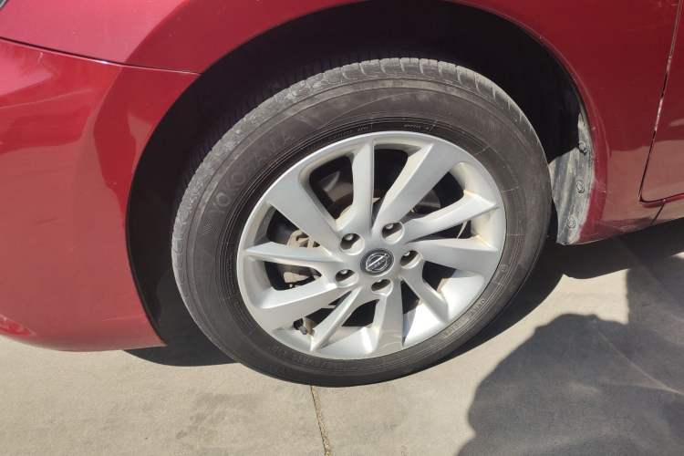 Used Nissan Tiida 2016 1.6L CVT Cool Dynamic Edition Exterior 4