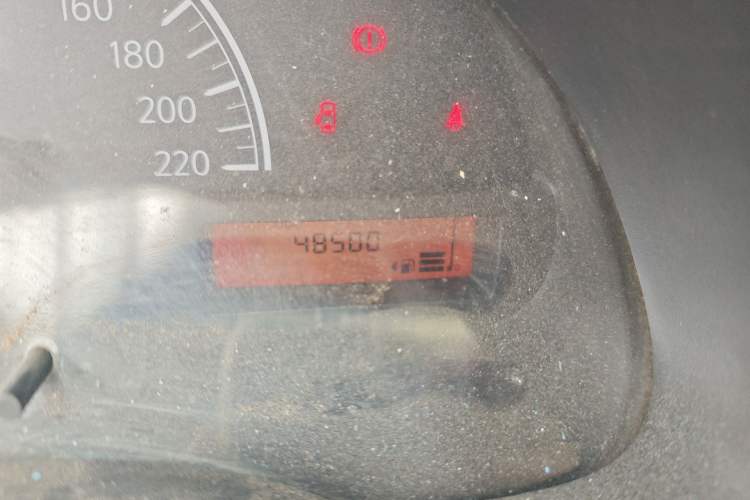 Used Nissan Sunny 2014 1.5XE Manual Comfort Edition Odometer Close Up