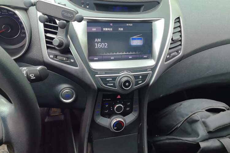 Used Hyundai Elantra (5th Generation / Langdong) 2016 1.6L Automatic Prestige Model
