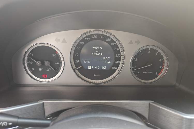 Used Mercedes-Benz GLK-Class 2008 GLK 300 4MATIC Luxury Model Instrument Cluster