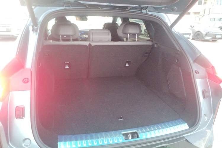 Used Lynk & Co 08 EM-P 2025 245km Ultra-Long Range Halo
