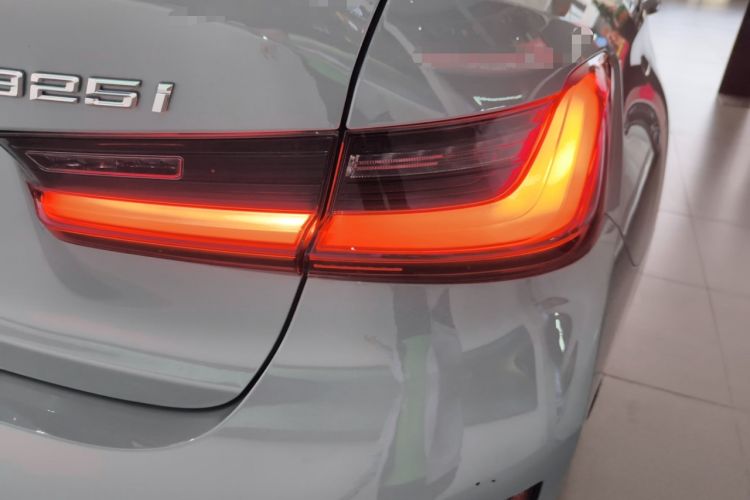 Used BMW 3 Series 2025 325i M Sport Package Right Rear Taillight