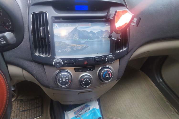 Used Hyundai Celesta 2011 1.6L Manual Comfort Edition