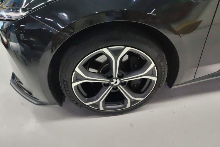 Used Nio ET5T 2024 75kWh Touring Left Front Wheel Hub