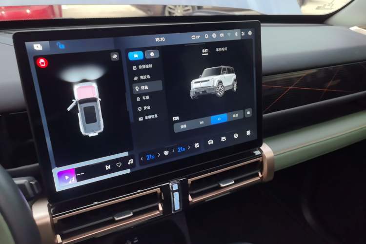 Used iCAR 03 2024 501km Two-Wheel Drive Long-Range Version Audio And AC Panel