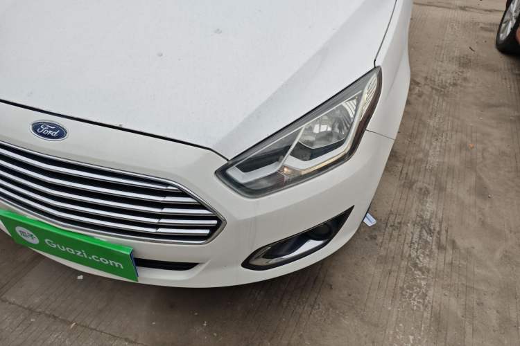 Used Ford Escort 2015 1.5L Automatic Fashion Model
