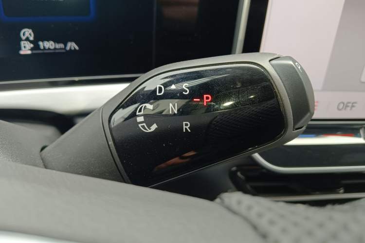 Used Volkswagen Passat 2025 Pro 380TSI Starry Dragon Luxury Edition
