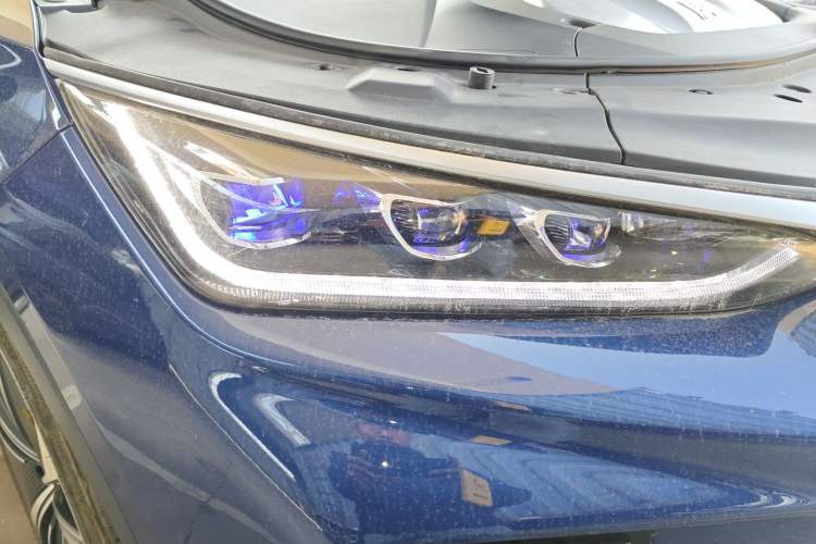 Used BYD Tang New Energy 2022 EV 635 km All-Wheel-Drive Flagship Model Right Front Headlight