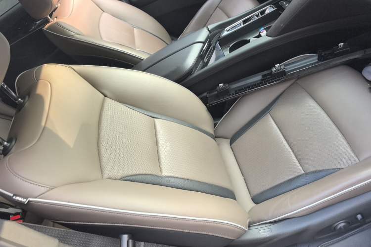 Used Buick Enclave 2022 652T 4x4 Prestige Flagship 7-Seater Right Front Seat