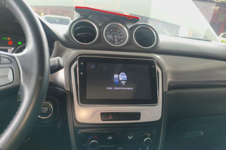 Used Suzuki Vitara 2016 1.4T Automatic Two-Wheel Drive Luxury Version Audio And AC Panel