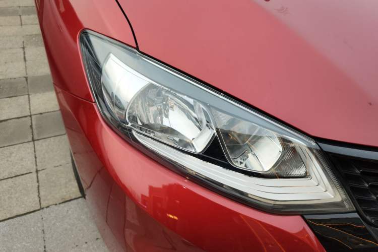 Used Nissan Tiida 2019 1.6L CVT Smart Drive Version China VI Standard Right Front Headlight