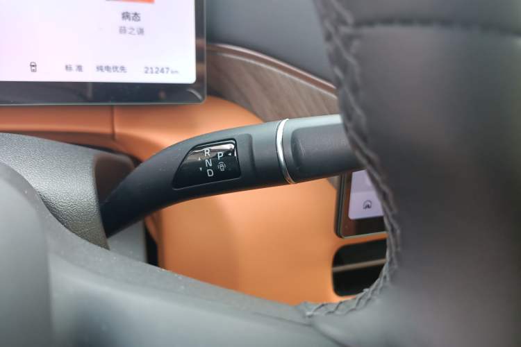 Used Wey Gaoshan 2025 Four-Wheel Drive Alpine 8 Gear Lever