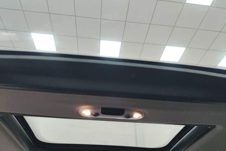 Used MINI MINI 2023 Updated 1.5T COOPER Artist Five-Door Edition
