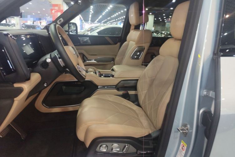 Used Formula Leopard Leopard 8 2025 Smart & Brave Flagship Edition 6 Seats