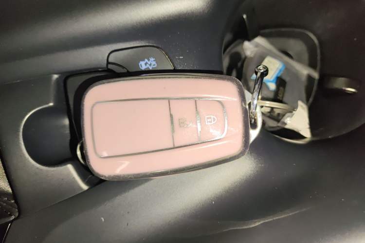 Used Toyota IZOA 2022 2.0L Yixing Version