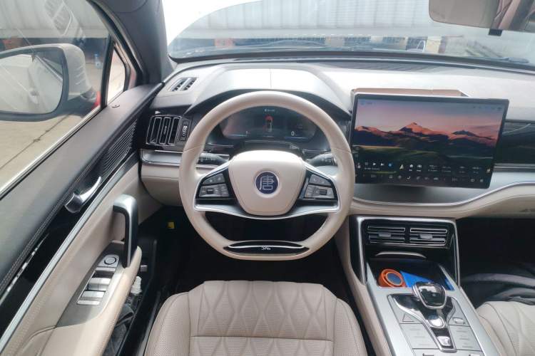 Used BYD Tang New Energy 2024 DM-i Glory Edition 112KM Prestige Model Steering Wheel