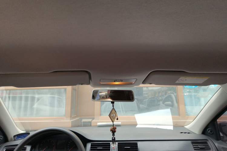 Used Volkswagen Santana 2015 1.6L Manual Fashion Edition