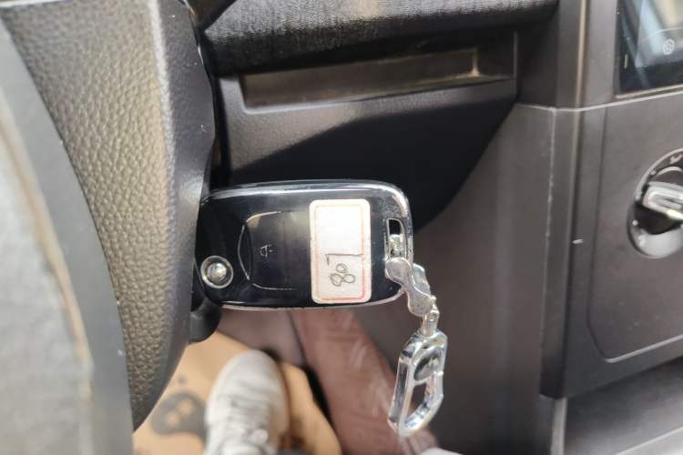 Used Wuling Hongguang PLUS 2020 1.5L Manual Standard Edition 5 Seats Vehicle Key