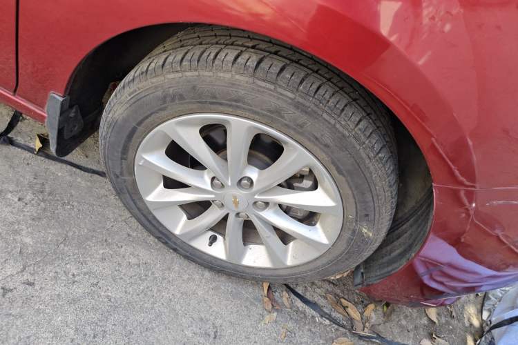 Used Chevrolet Cruze 2017 1.5L Manual Xuanfeng Edition Right Front Wheel Hub