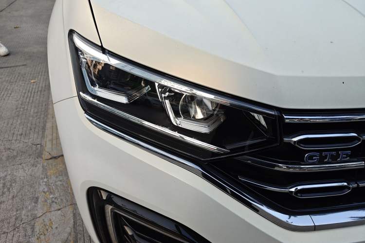 Used Volkswagen Tayron GTE Plug-in Hybrid 2020 1.4T Luxury Model Right Front Headlight