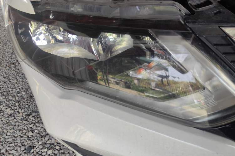 Used Nissan X-Trail 2017 2.0L CVT Comfort Edition 2WD Right Front Headlight