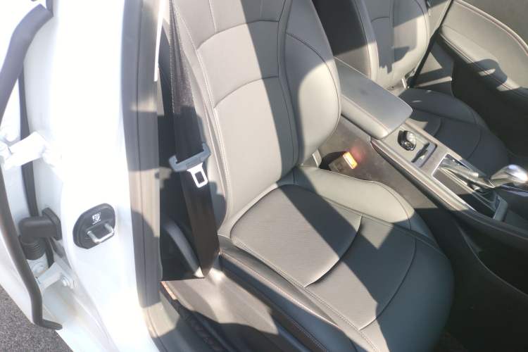 Used Roewe i5 2023 1.5L CVT Luxury Edition