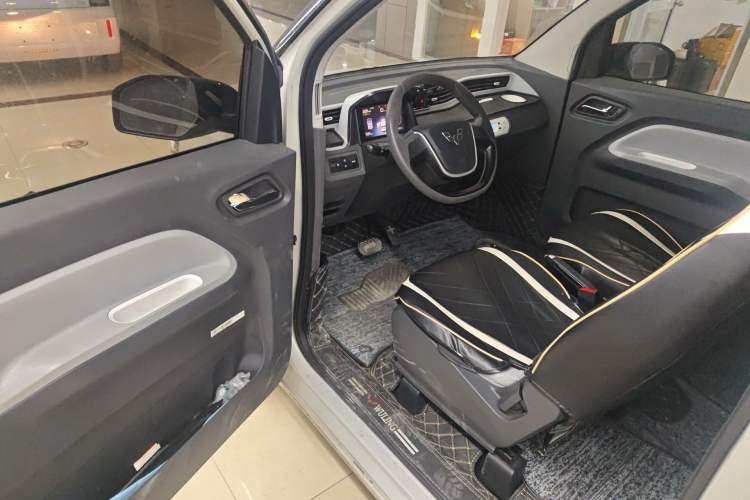 Used Wuling Hongguang MINIEV 2021 Macaron Premium Model – Lithium Iron Phosphate Driver Seat