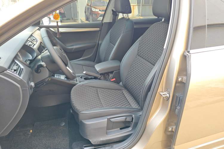 Used Skoda Octavia 2019 1.5L Automatic Luxury Edition Left Front Seat