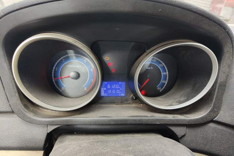 Used CHANGAN KAICHENG Ruixing M70 2017 1.5L Comfort-Style Liftback Door DAM15DL Instrument Cluster