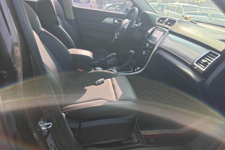 Used Haval H2 2016 Red Label 1.5T Automatic Two-Wheel Drive Elite Model
