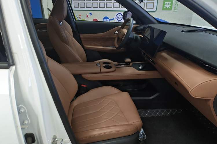 Used CHANGAN UNI-Z New Energy 2024 Blue Whale Smart Electric iDD 125km Beyond Edition Right Front Seat