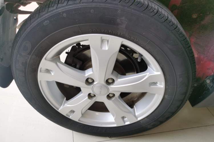 Used Haval H1 2017 Red-Label 1.5L AMT Luxury Model Right Rear Wheel Hub