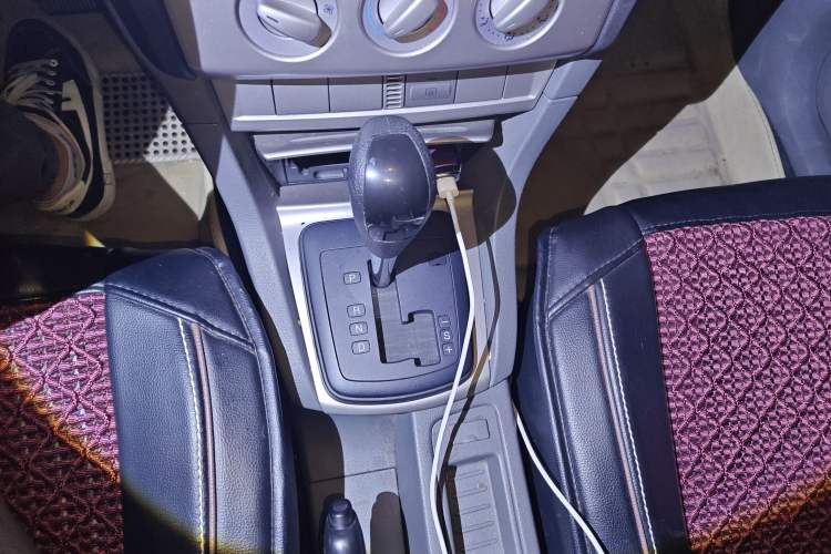 Used Ford Focus 2013 Hatchback Classic 1.8L Automatic Base Model Gear Lever