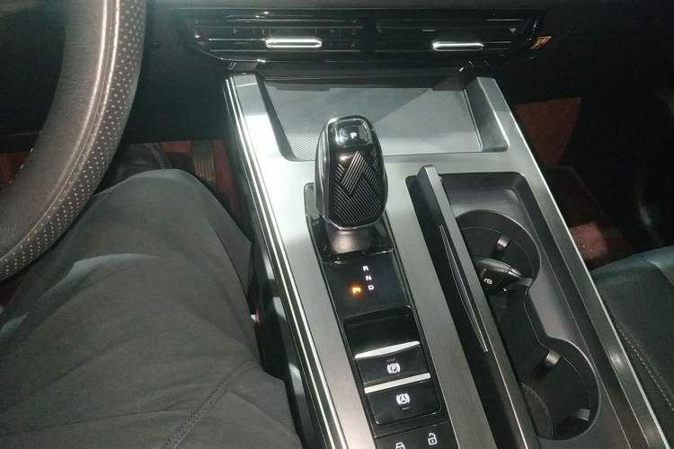 Used Roewe RX5 MAX 2022 1.5T Automatic Zhiwei Prestige Edition