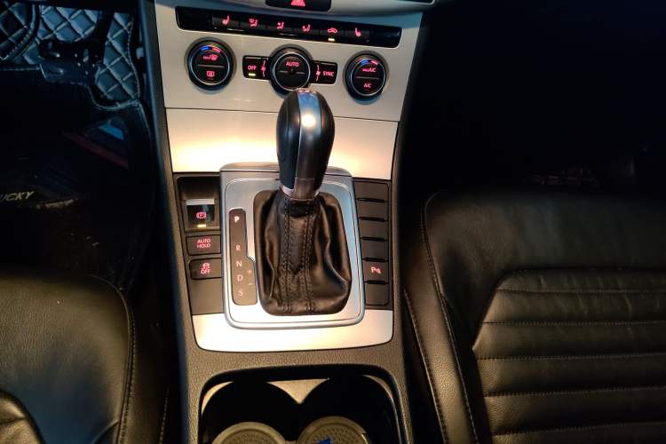 Used Volkswagen Magotan 2013 2.0 TSI Luxury Model