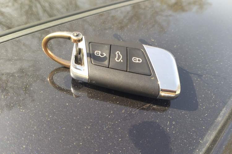 Used Volkswagen Passat 2020 Facelift 330TSI Elite Edition China VI Standard Vehicle Key