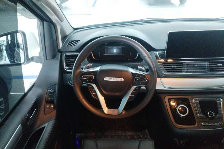 Used SAIC MAXUS G20 2023 Facelifted ES 2.0T Gasoline Automatic Value Edition
