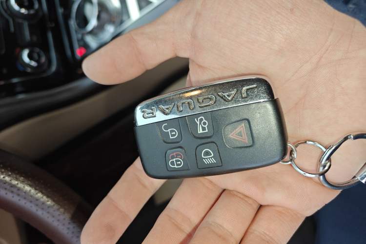 Used Jaguar XJ 2014 XJL 2.0T Two-Wheel-Drive Elegant Business Edition
