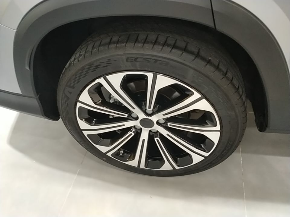 Geely Auto Haoyue L 2026 Model 2.0TD DCT Bliss — снимка 11
