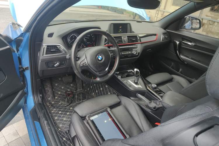 Used BMW 2 Series (Import) 2018 220i Convertible Coupe Sports Design Package
